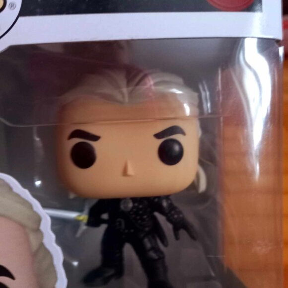 Funko Pop! TV: Netflix The Witcher- Geralt with Sword Vinyl Figure #1192 - Picture 2 of 5